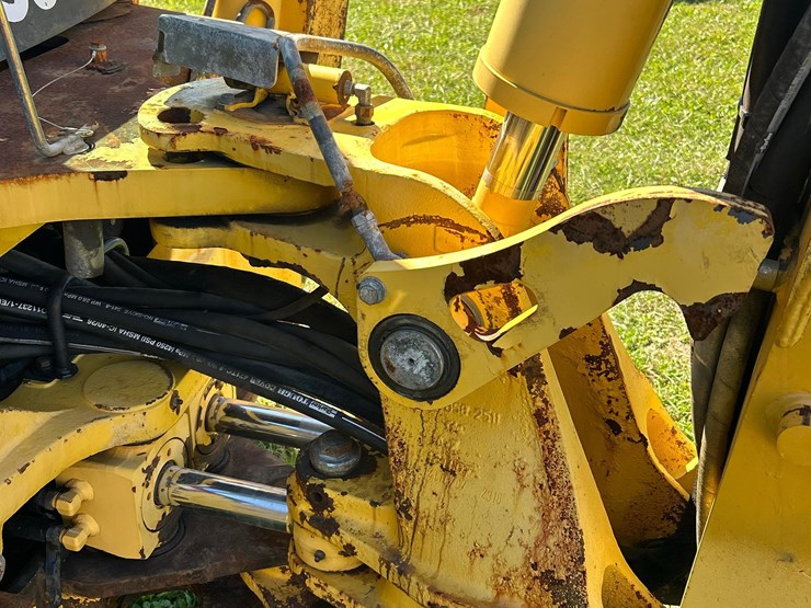 2008-komatsu-wb146-5-image-20