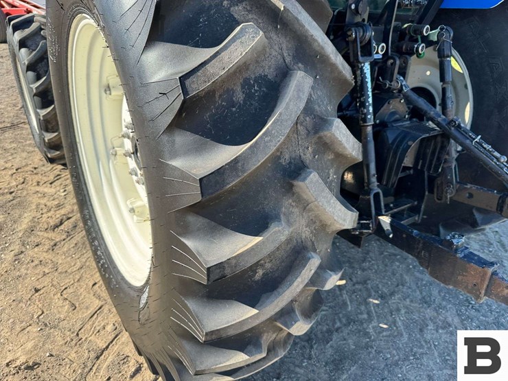 2010-new-holland-t5060-image-23