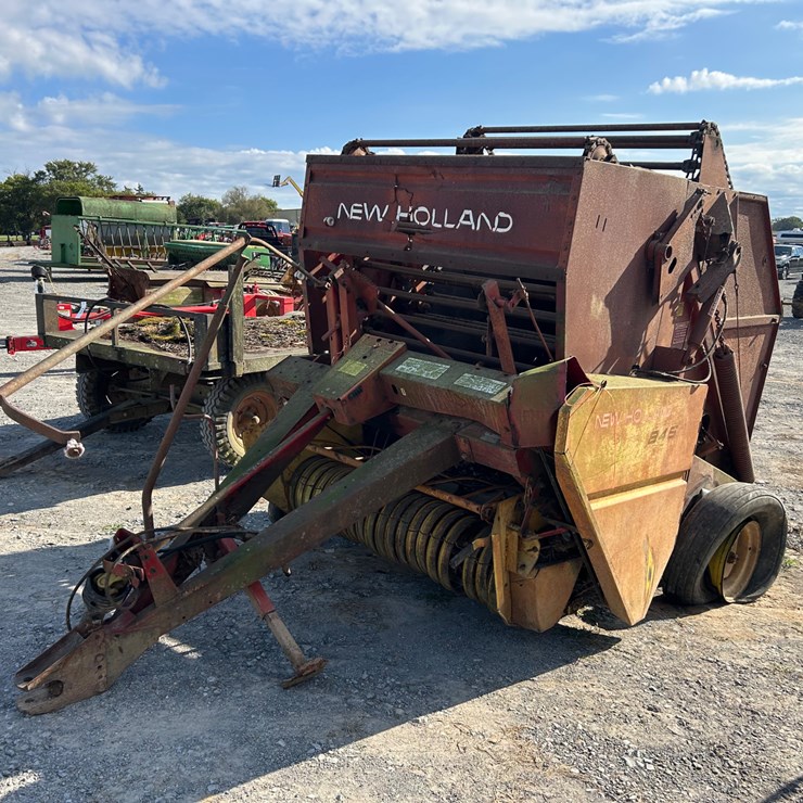 NEW HOLLAND 845
