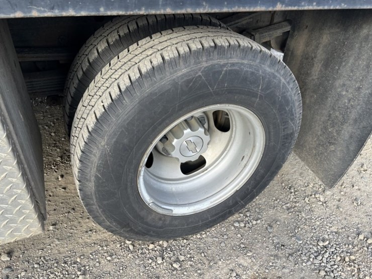 2006-chevrolet-silverado-3500-image-16