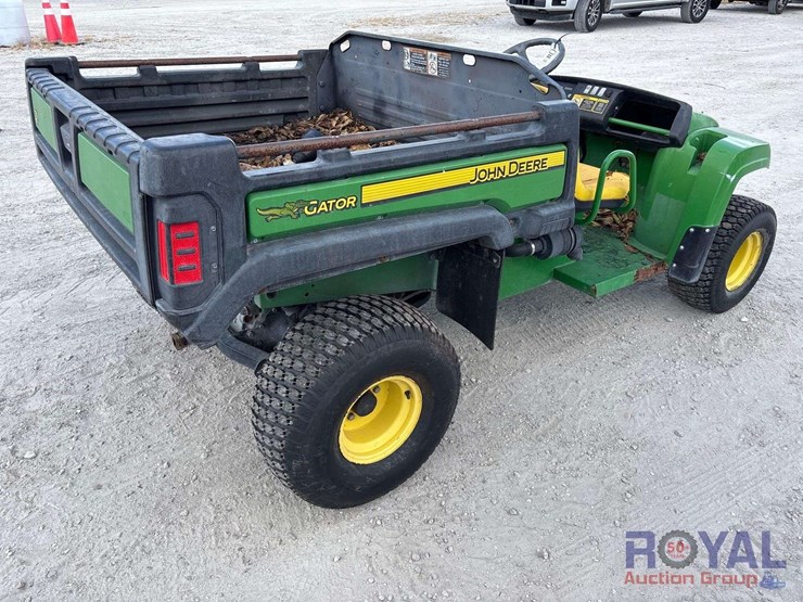 2012-john-deere-tx-gator-4x4-utility-cart-image-3