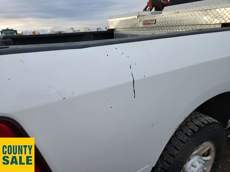 2016-ram-tradesman-image-39
