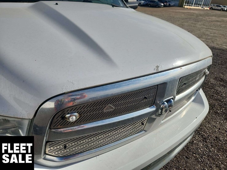 2014-ram-1500-slt-image-32