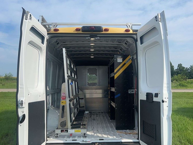 2023-dodge-promaster-van-image-6