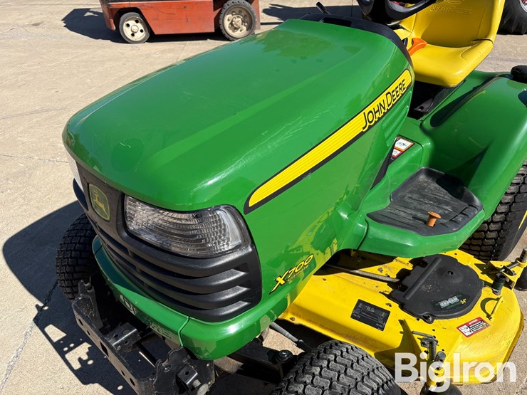 2011-john-deere-x700-image-18