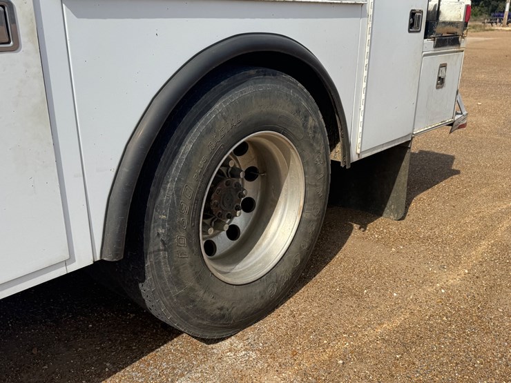 2015-ford-f650-image-10