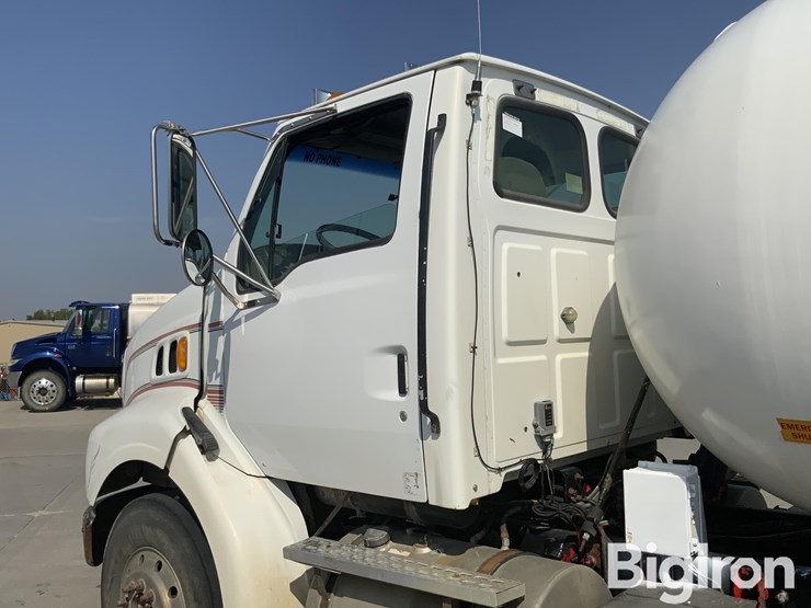 2010-sterling-l8500-image-15