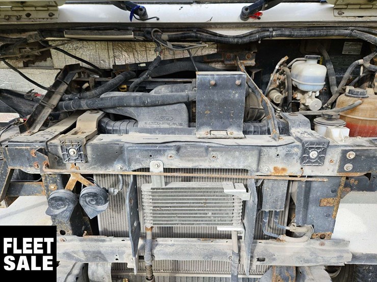 non-operable-2015-ford-e-series-s/a-step-van-image-17