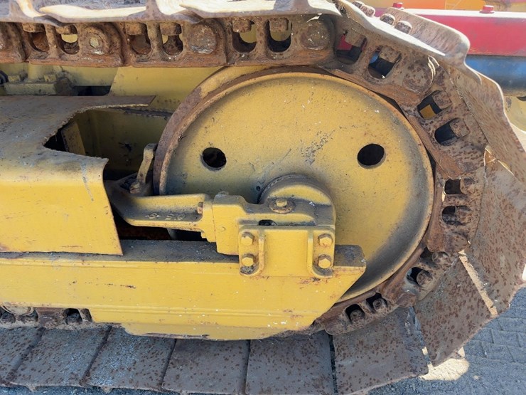 1994-caterpillar-d3c-iii-image-14