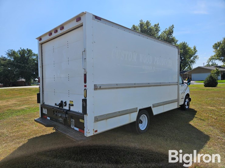 2002-gmc-3500-image-5
