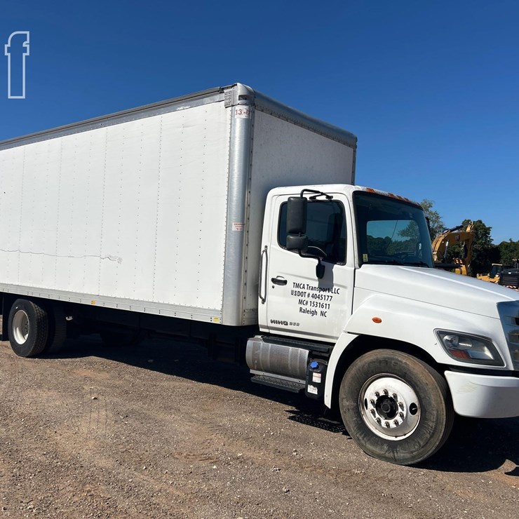 2019 HINO 268