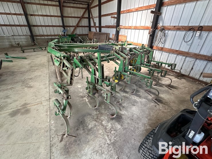 john-deere-725-image-4