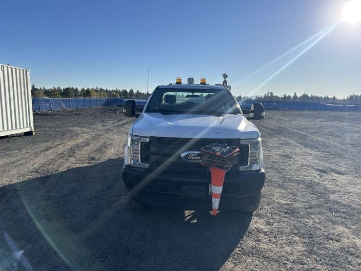 2017-ford-f350-image-9