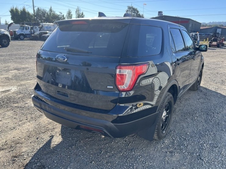 2017-ford-explorer-image-4