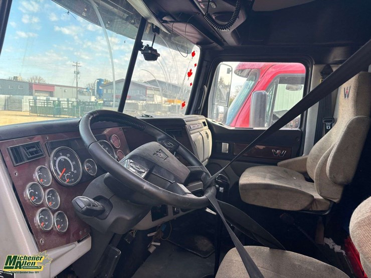 2018-western-star-5700xe-image-16