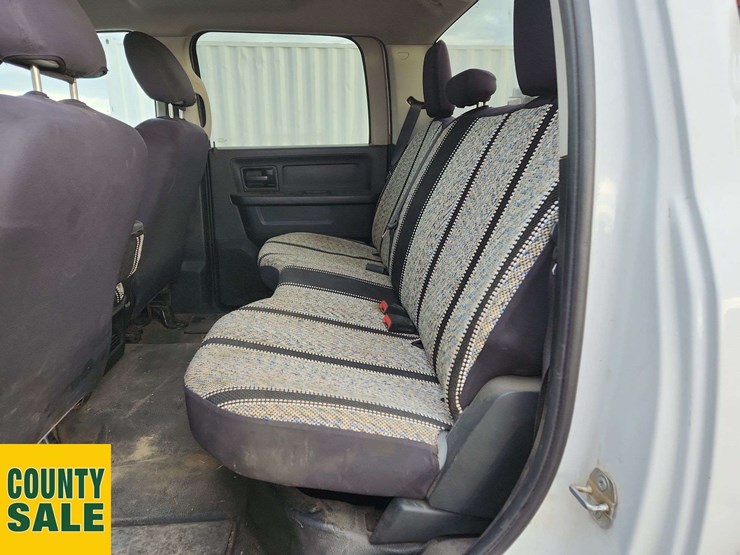 2016-ram-tradesman-image-16