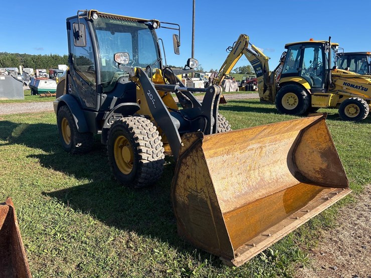 2019-deere-204l-image-3