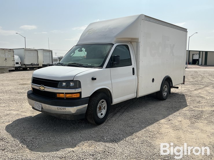 2019-chevrolet-express-3500-image-1