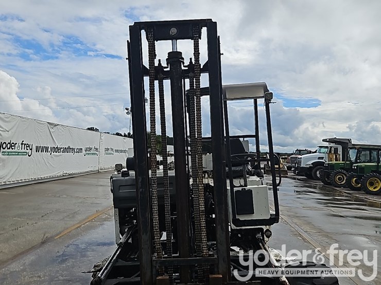 2004-moffett-m5500-image-10