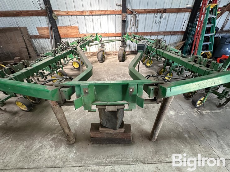 john-deere-725-image-9