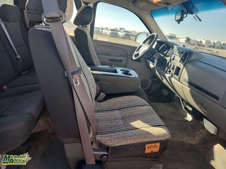 2012-chevrolet-silverado-1500-image-17