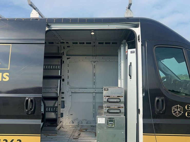 2023-dodge-promaster-van-image-18