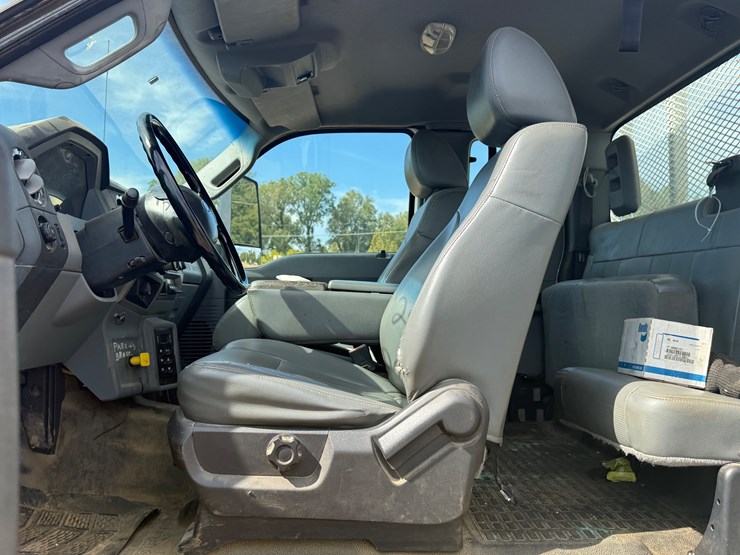 2015-ford-f650-image-32