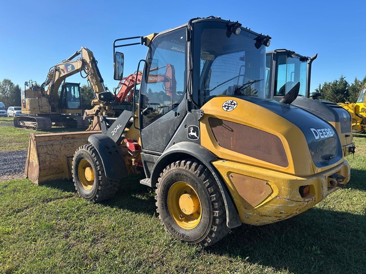 2019-deere-204l-image-6