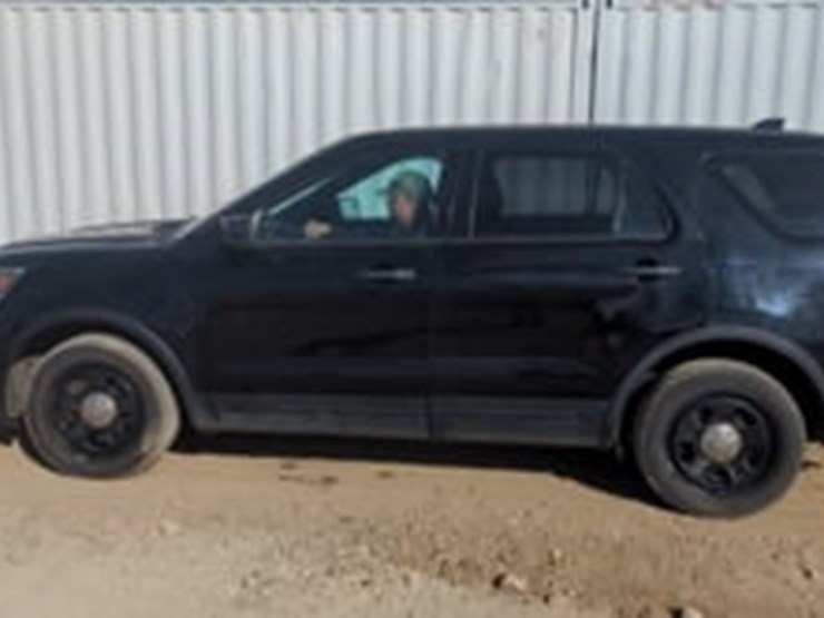 2016-ford-explorer-image-5