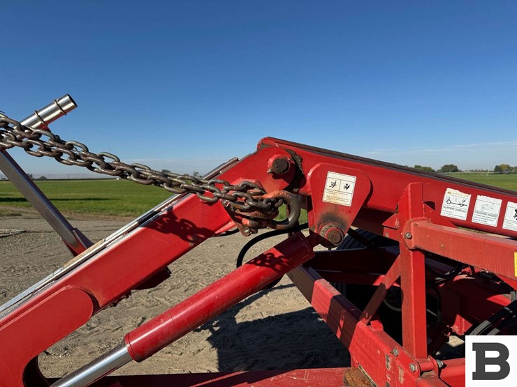 morris-pro-ag-bale-stacker-image-16