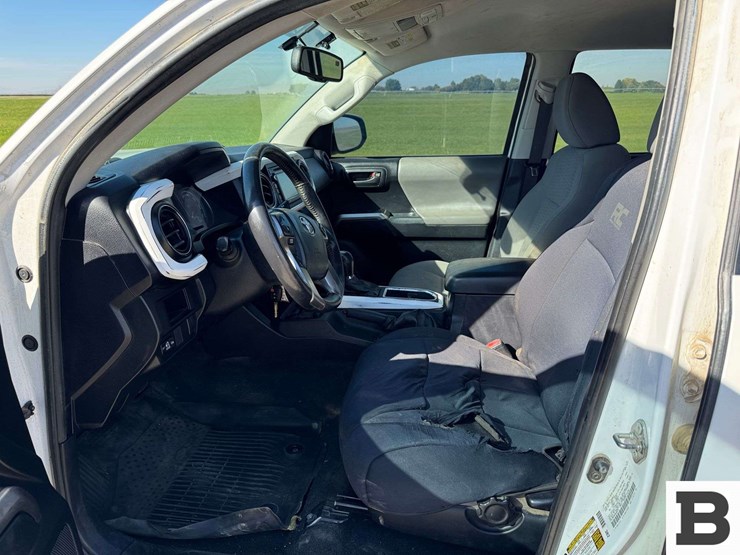 2017-toyota-tacoma-image-27
