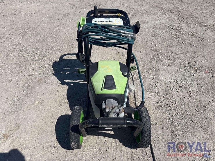 greenworks-2700psi-portable-pressure-washer-image-3