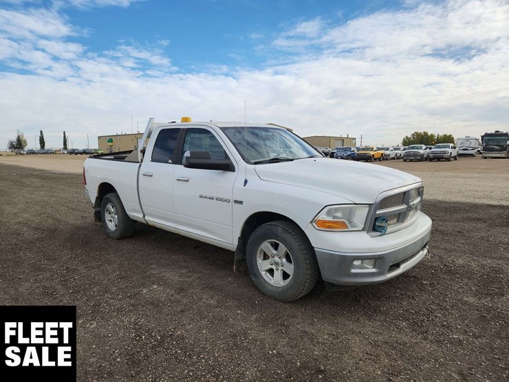 2012-ram-1500-slt-image-2