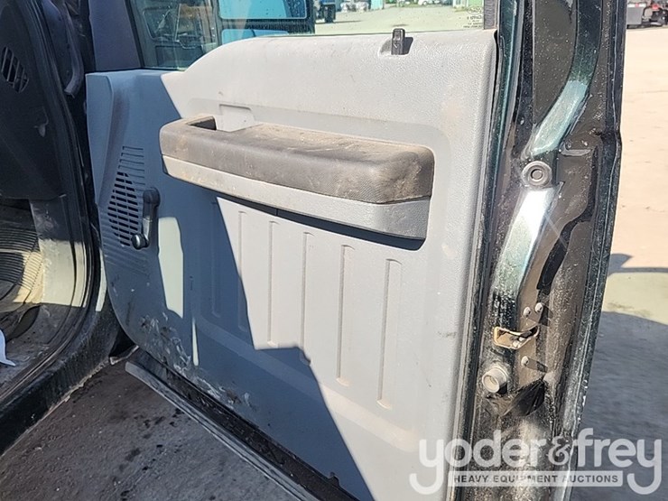 2016-ford-f350-xl-image-19