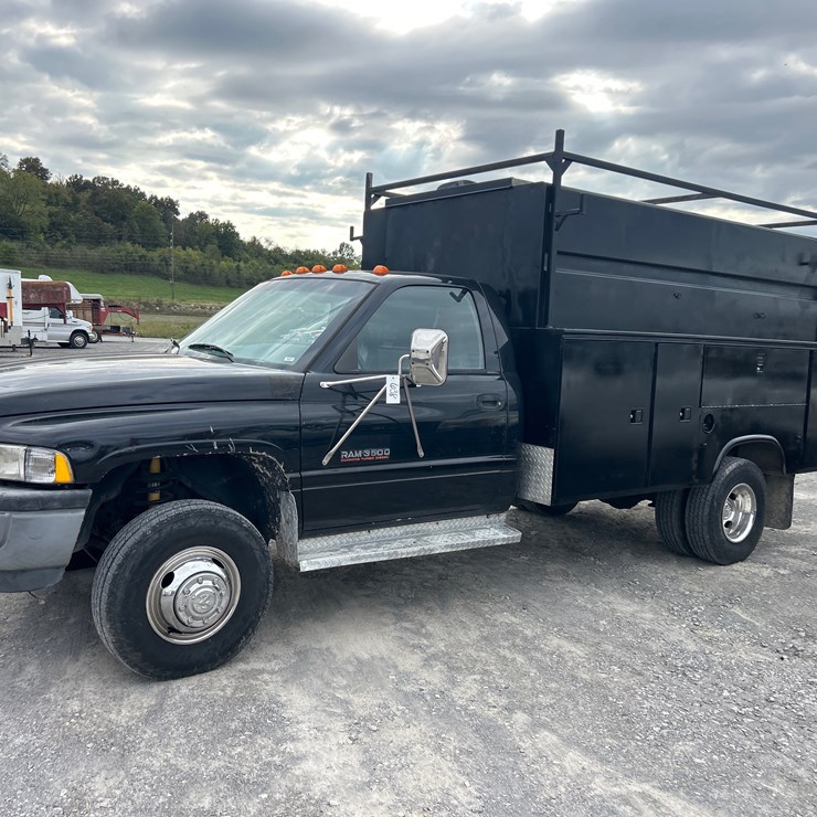 1996 DODGE 3500
