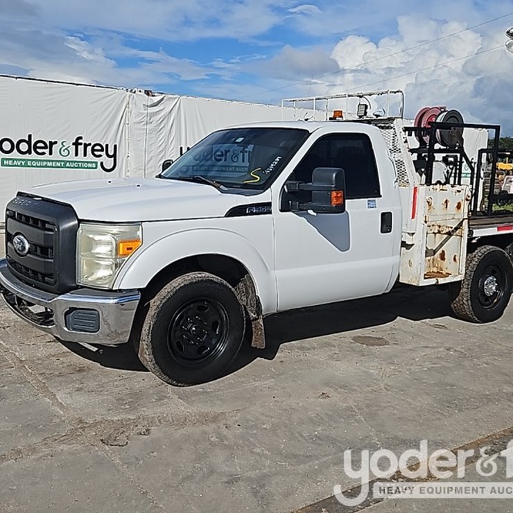 2011 FORD F350