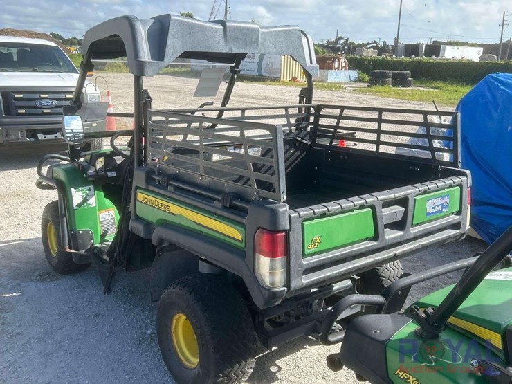 john-deere-hpx615e-gator-4x4-utility-cart-image-4