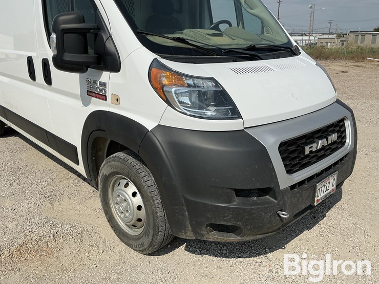 2021-dodge-3500-image-11