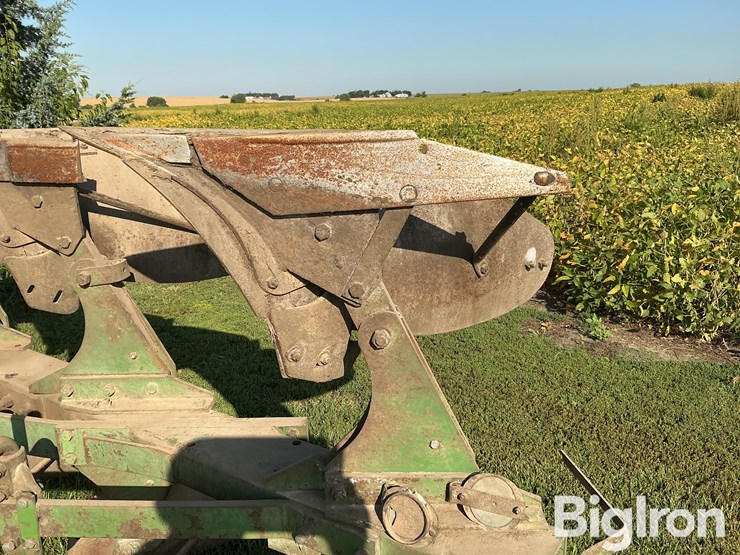 john-deere-rollover-plow-image-9