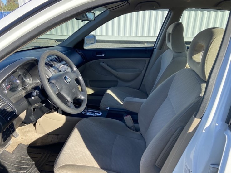 2003-honda-civic-hybrid-sedan-image-13