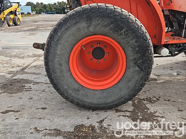2016-kubota-mx5200hst-image-10