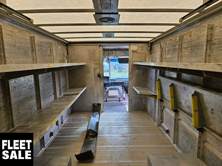 non-operable-2015-ford-e-series-s/a-step-van-image-26