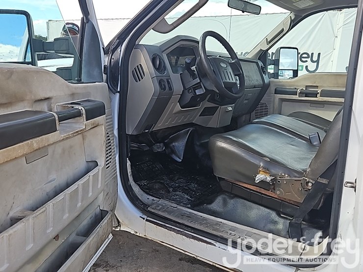 2010-ford-f350-image-22