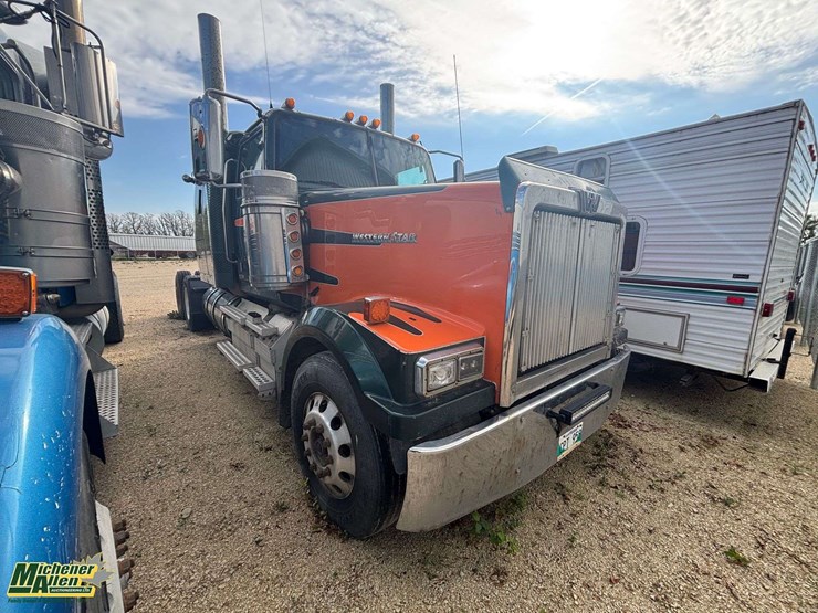 2015-western-star-4900-image-1