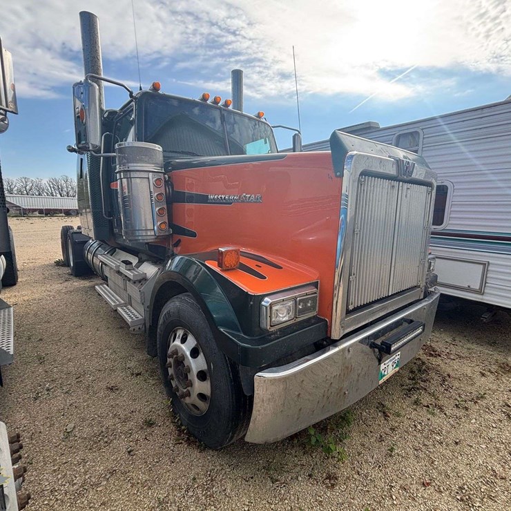 2015 WESTERN STAR 4900