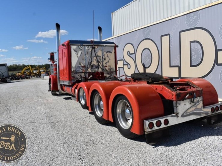 1990-peterbilt-379-image-24