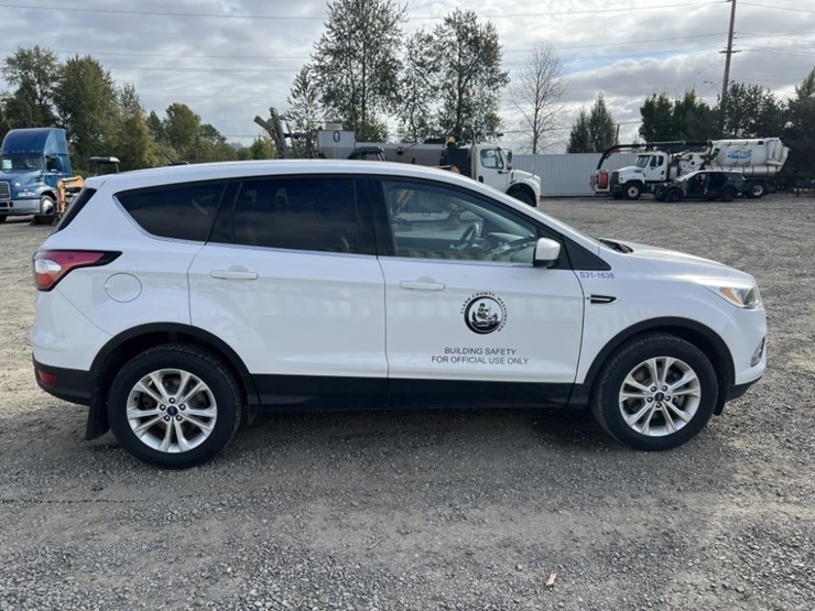 2017-ford-escape-image-3