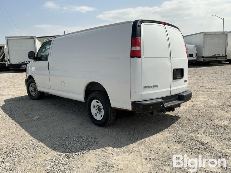 2017-gmc-2500-image-7