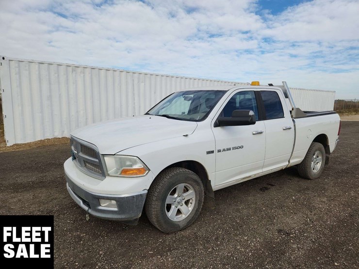 2012-ram-1500-slt-image-1