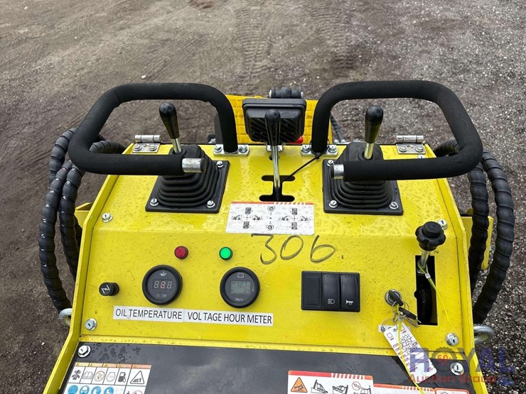 2024-mach-pro-mps330-mini-stand-on-track-loader-skid-steer-image-6